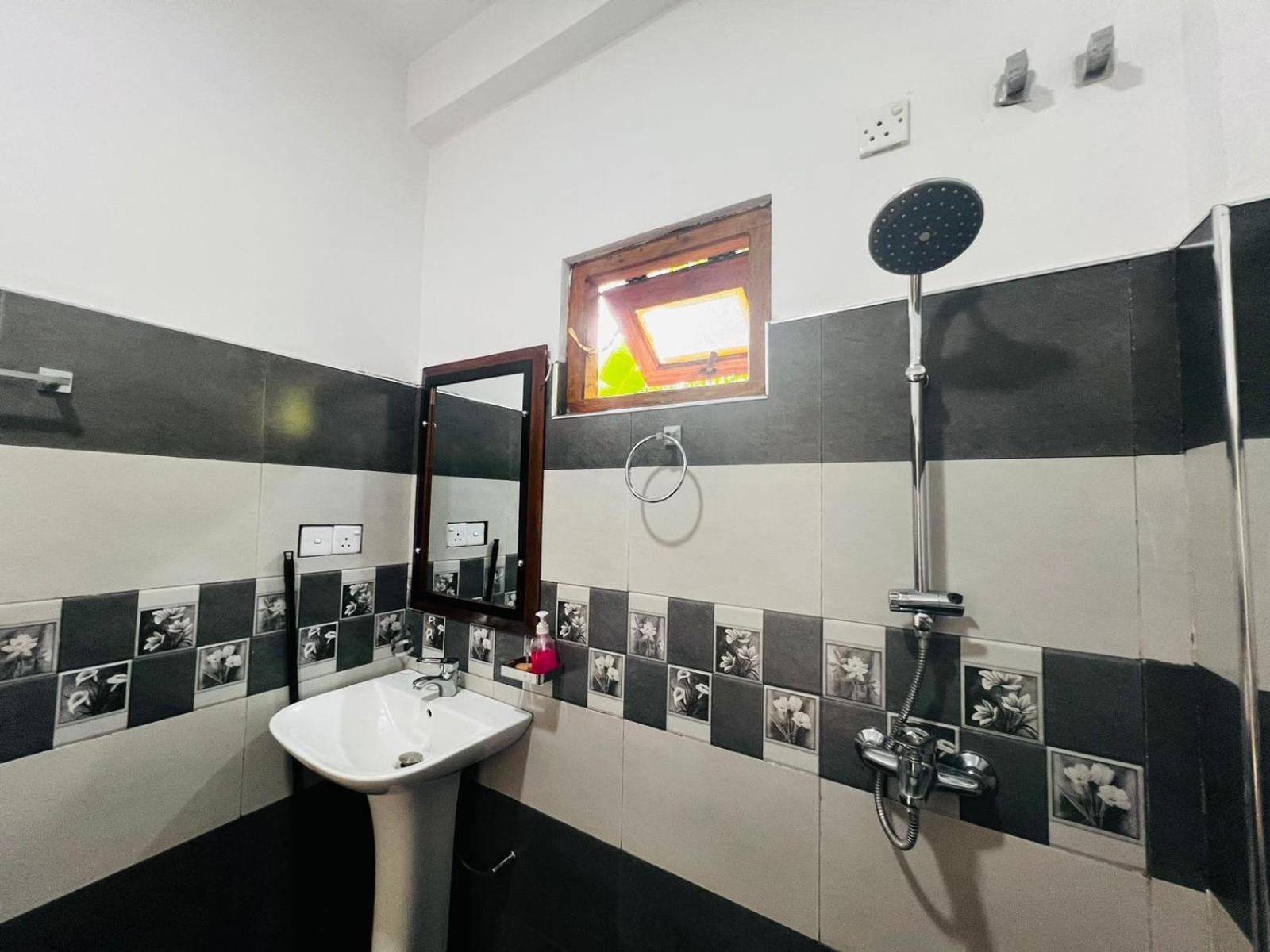 Rest Full Homestay Элла Экстерьер фото